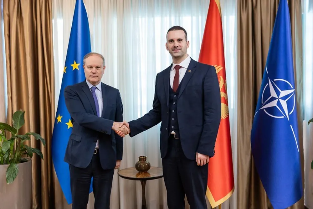 Specijalni izaslanik&nbsp;Rene Trokaz sa&nbsp;Milojkom Spajićem