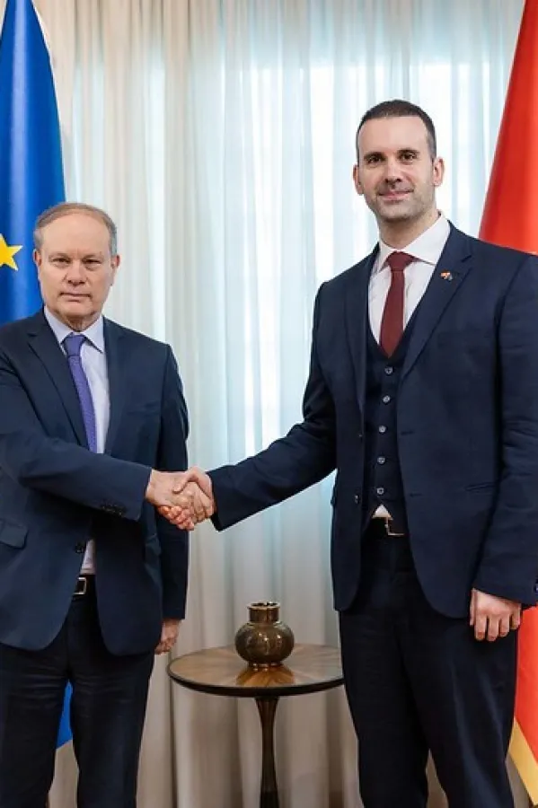 Specijalni izaslanik&nbsp;Rene Trokaz sa&nbsp;Milojkom Spajićem