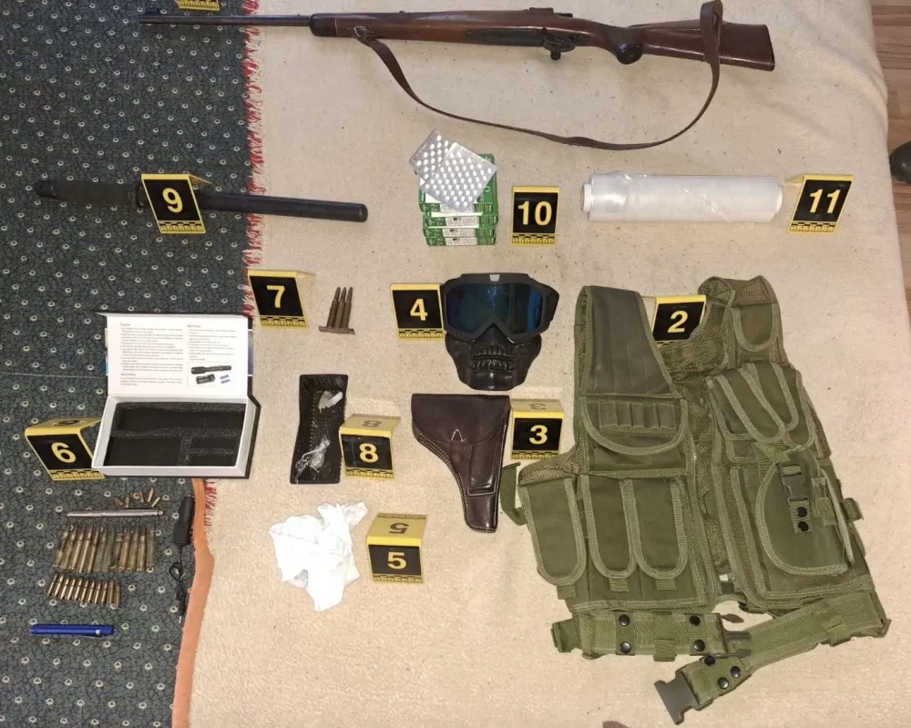 Pronađeni narkotici i oružje