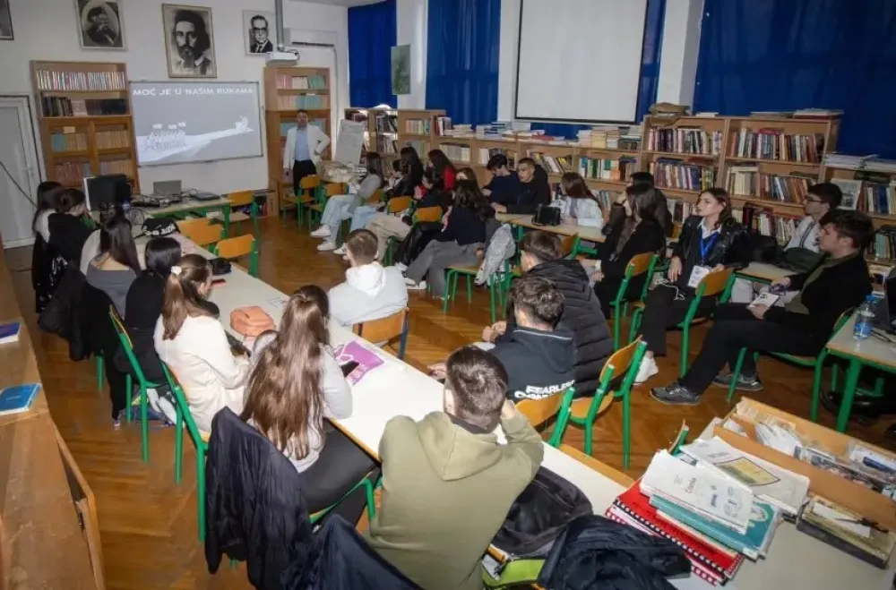 Maturanti Srednje ekonomsko-ugostiteljske &scaron;kole