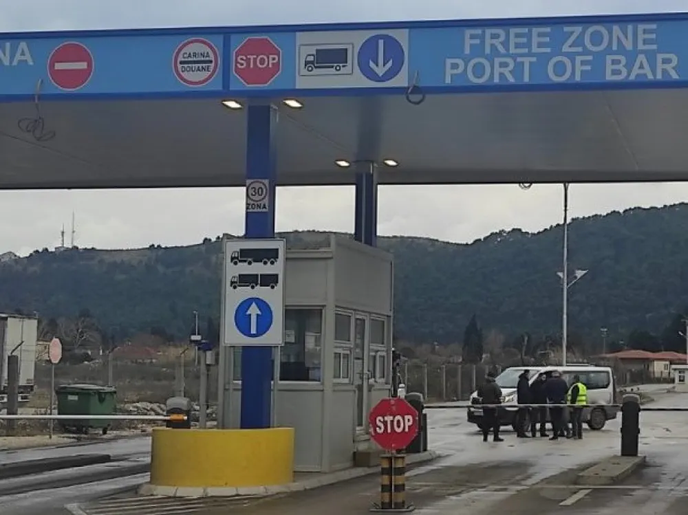 U spisima predmeta protiv Mijajlovića i grupe i prepiska Lazovića i Milovića: "Za komad se u Dubai kida ruka, to јe doživotna robiјa"