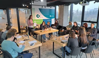 CGO: Mladi kroz debatu učili o argumentovanom zastupanju stavova