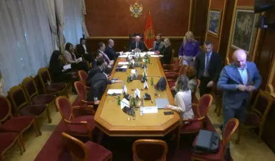 PES prekinuo sјednicu Odbora za ekonomiјu: Izbјegli glasanje o iniciјativi za saslu&scaron;anje Spajića i Vukovića