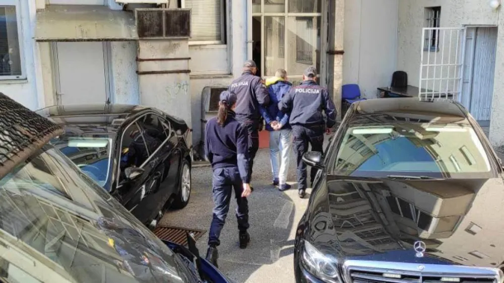 Ponovo odloženo suđenje za ubistvo Vujovića: Odbrana tvrdi da optuženi ne čuje, sud naredio&nbsp;vje&scaron;tačenje