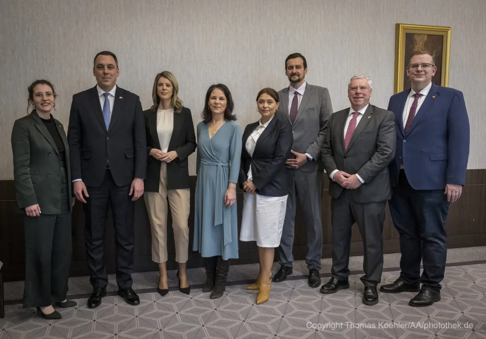 Berbok sa članovima Odbora za evropske integracije