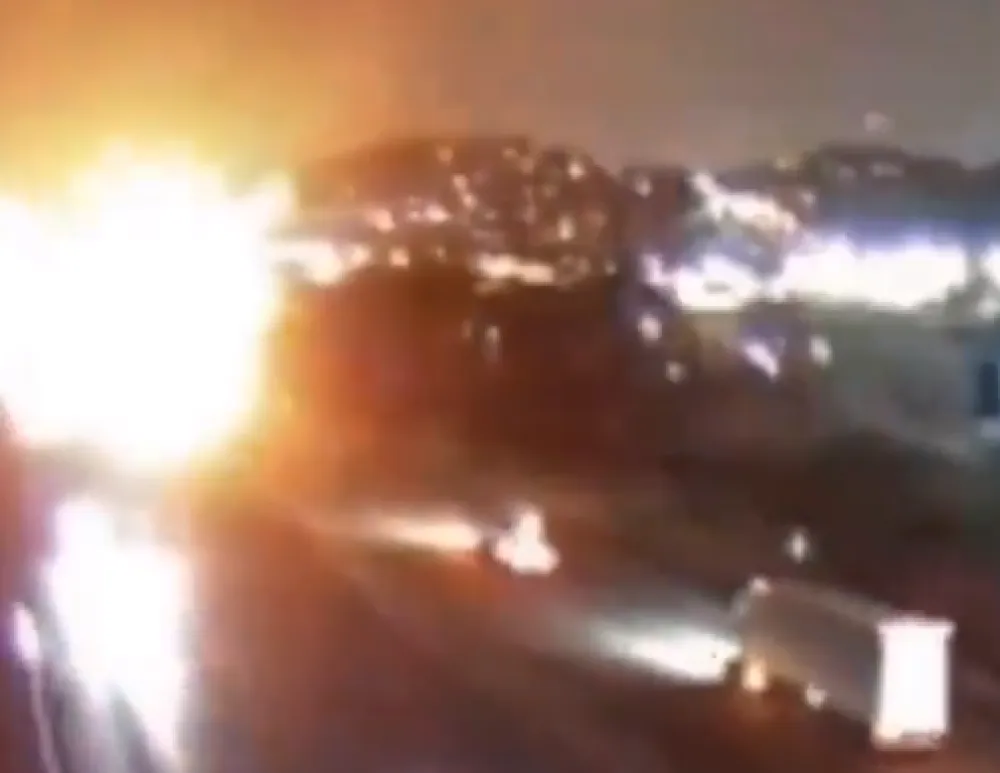 (VIDEO) Ne&scaron;vil: Avion se sru&scaron;io u blizini autoceste, nema preživjelih