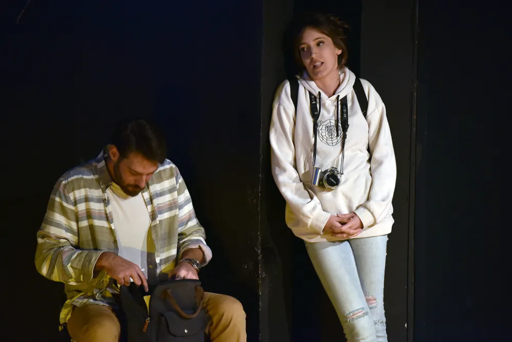 Serdarski tritoni, dodest predstava