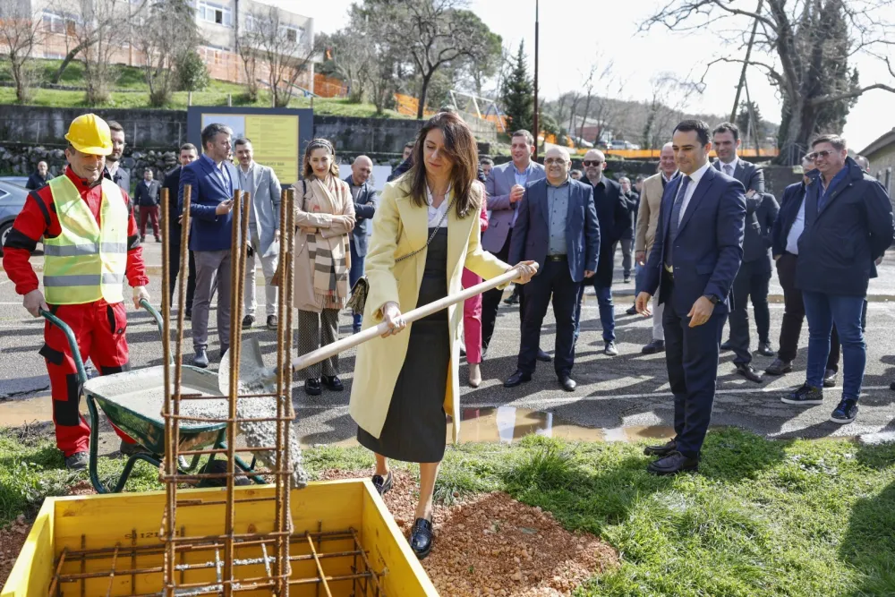 U Baru&nbsp;položen kamen temeljac za izgradnju fiskulturne sale u O&Scaron; "Mrkojevići"