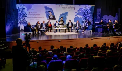 Prepuna sala na promociji Abazovićeve knjige u Ulcinju: " Nismo jo&scaron; zaboravili prave vrijednosti"