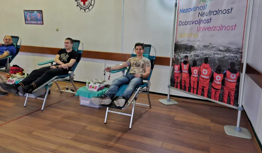 Akcija Crvenog krsta: Cetinjski gimnazijalci održali čas humanosti