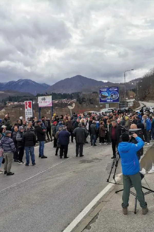 Protest u znak protivljenja otvaranju rudnika&nbsp;Brskovo:&nbsp;Moјkovac niјe mrtav i niko ga neće ubiti