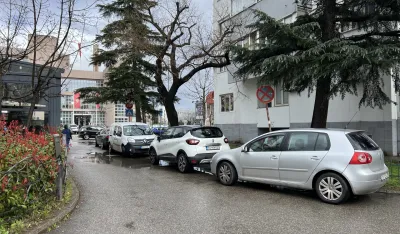 (VIDEO) Mjesečna karta nije garancija za parking mjesto za stanare zgrada iz Ulice 13. jula