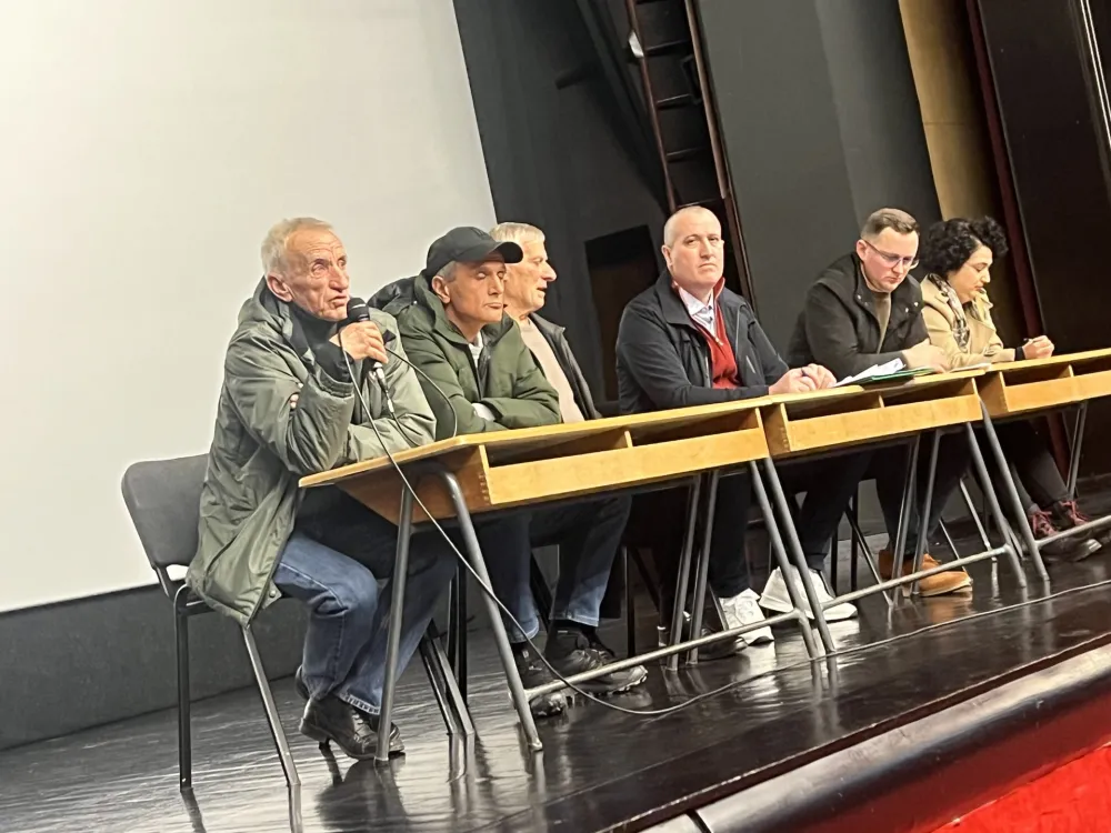 Zbor mje&scaron;tana mojkovačke MZ Podbi&scaron;će: Putevi lo&scaron;i, rasvјete nema, a Tara nosi imanja