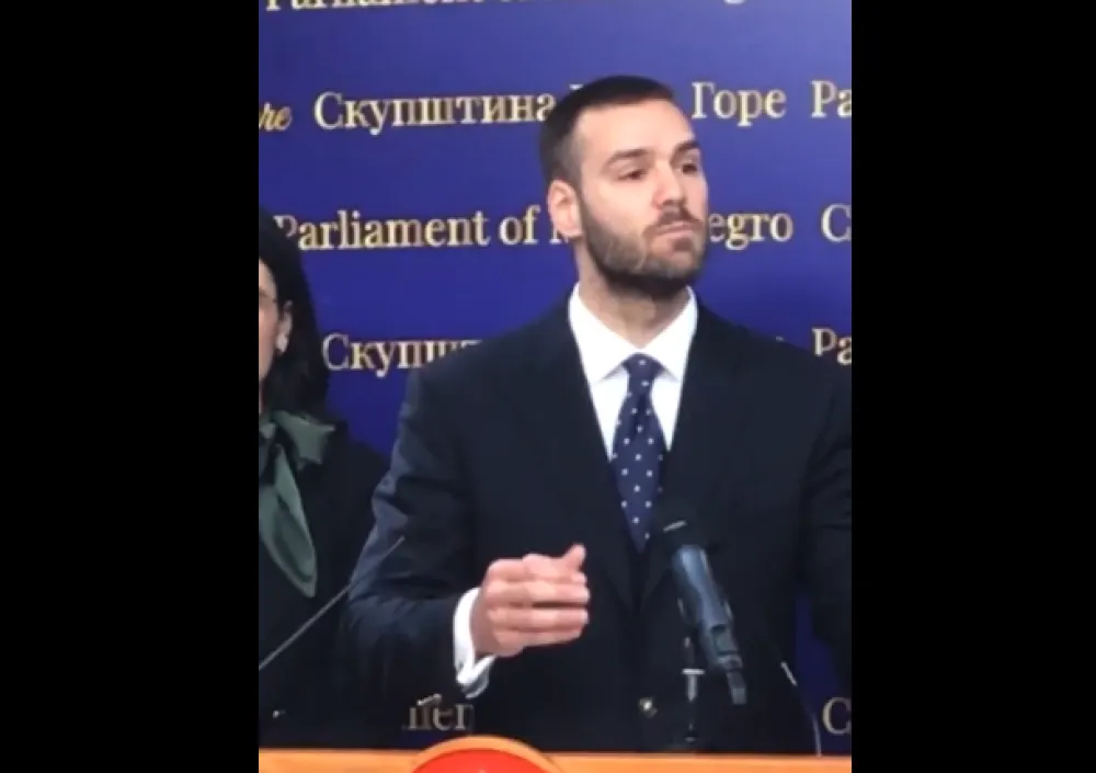(UŽIVO) Rakočević: &Scaron;aranović vi&scaron;e nema integritet, re&scaron;enje krize vratiti mandat građanima