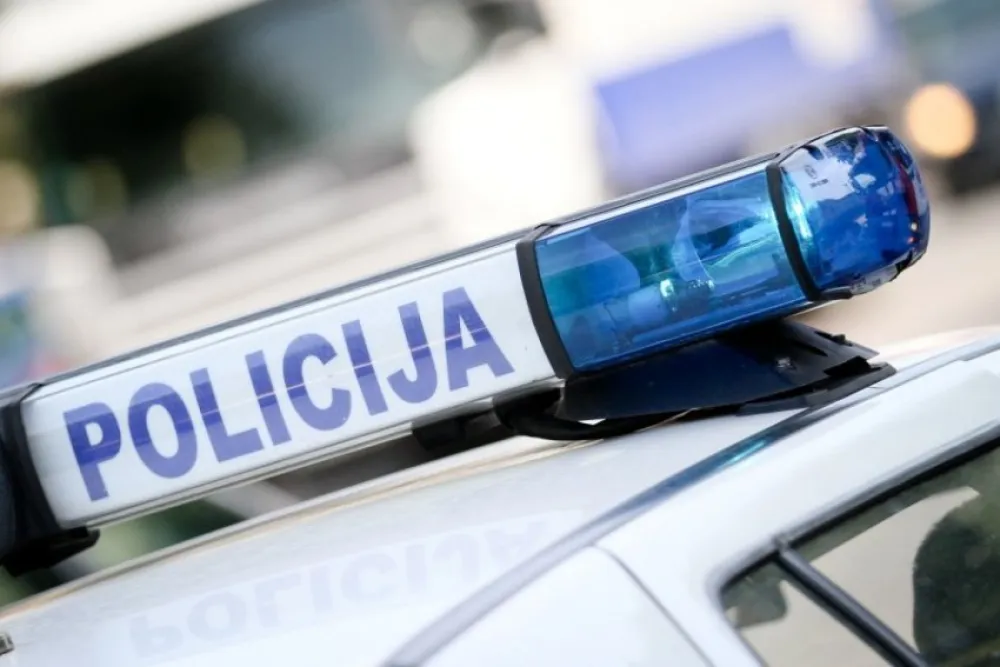 Eksplozija kod Tutina: Djeca se igrala bombom, pa je bacila
