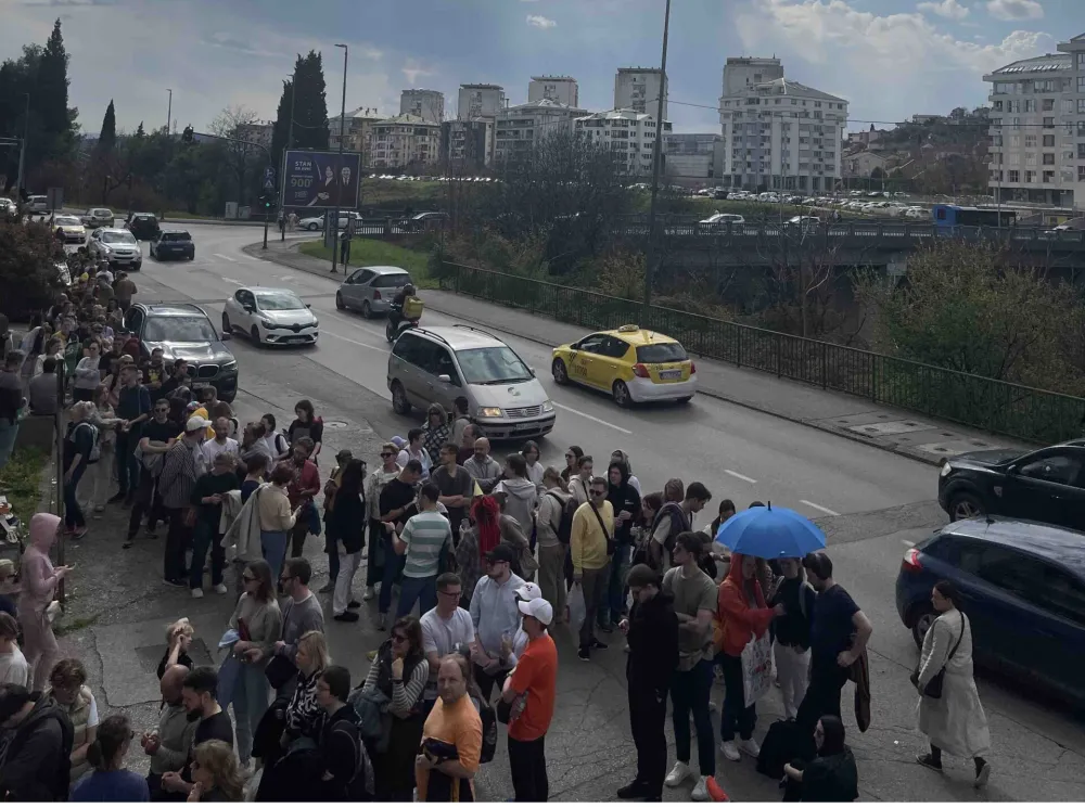 Rusi do&scaron;li na glasanje