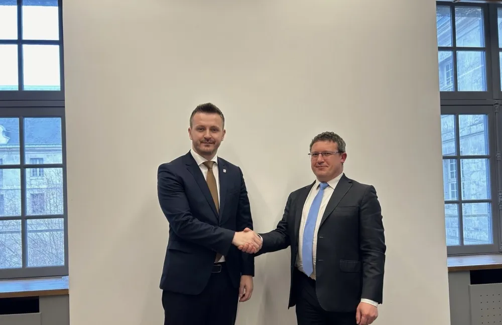Ministar Dukaj u Francuskoj: Saradnja u oblasti sajber bezbjednosti