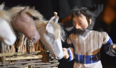 Сцена из представе "Бајка о рибару и рибици"