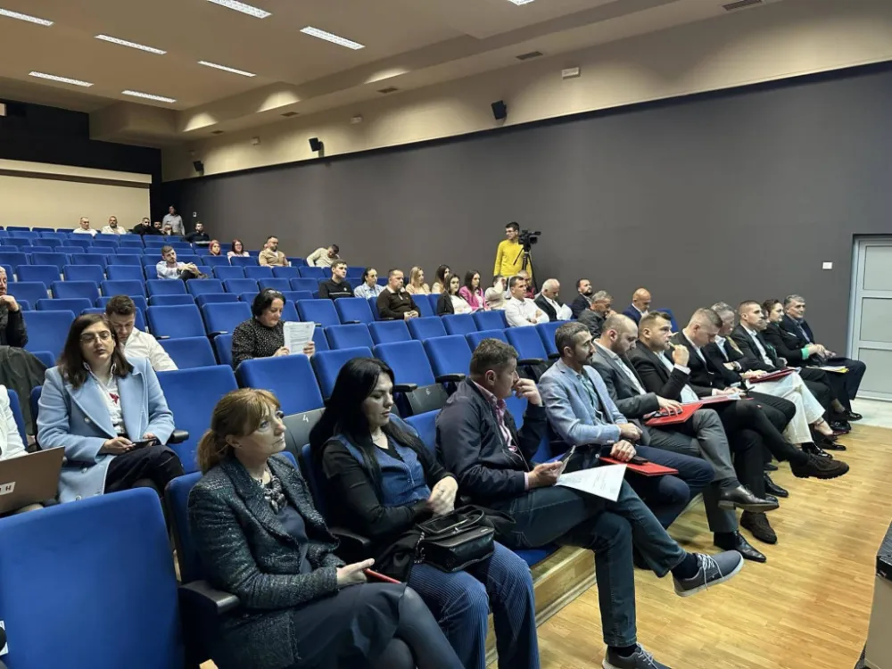 Očekuјe se nadzor Ministarstva јavne uprave u SO Zeta: Skup&scaron;tina ili neformalni skup građana