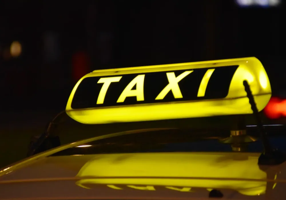 Državljaninu Srbije 30 dana zatvora: Vozio taksi s preko 2 promila alkohola