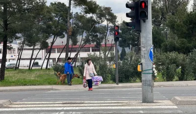  Podgorica dobila pametne semafore:Taster za pje&scaron;ake, detektor za vozila