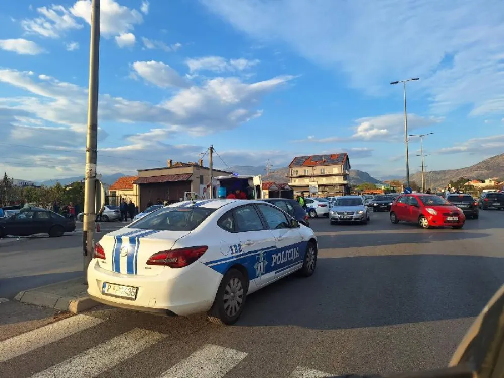 Udes na Zlatici, povrijeđene četiri osobe