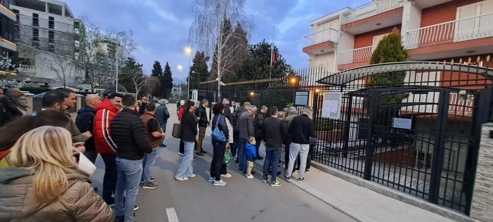 Paljenje svijeća Ambasada Rusije