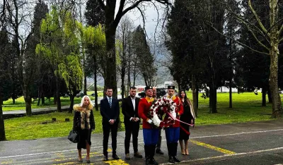 Delegacija DNP-a položila vijenac u Danilovgradu na spomen obilježje prve žrtve NATO agresije