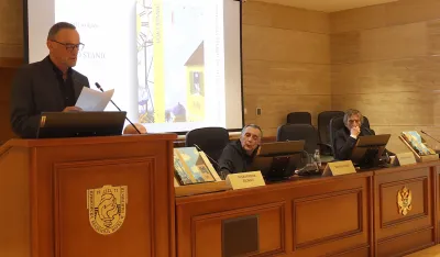 Promovisana monografija o Voji Staniću: Slikar i poeta primorskog magičnog ambijenta