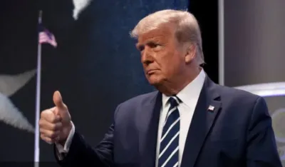 Novi biznis Donalda Trampa: Prodaja Biblije uoči Uskrsa