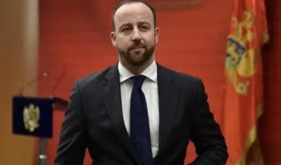 Nikolić: Dok Knežević i Mandić naručuju pogor&scaron;anje odnosa sa Kosovom, PES ćuti