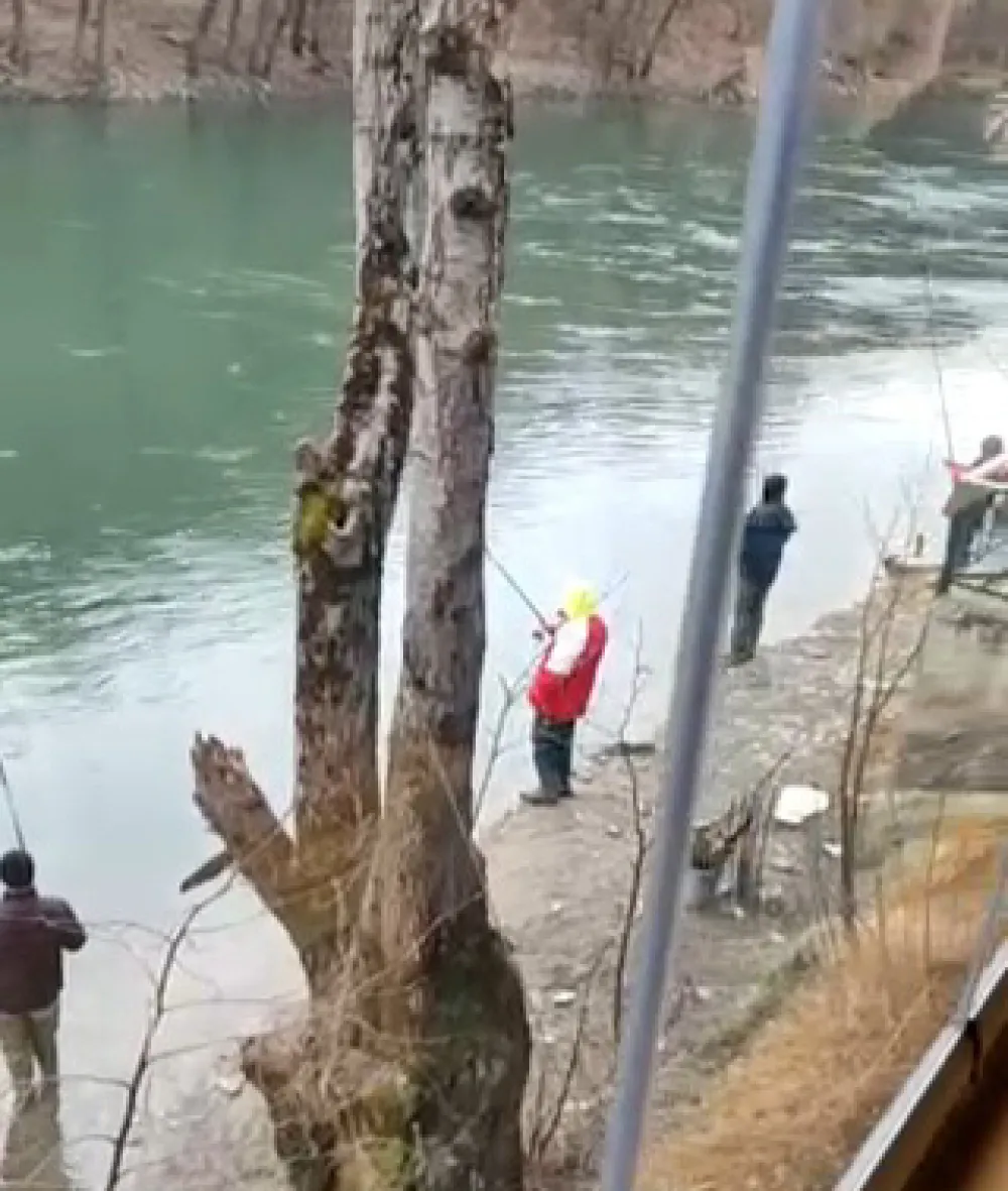 Bijelo Polje: Umјesto riba riјekama plivaјu smeće i fekaliјe