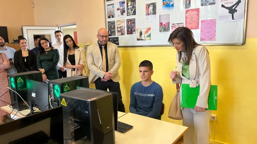 MInistarka prosvjete razgovarala o sa učenicima 