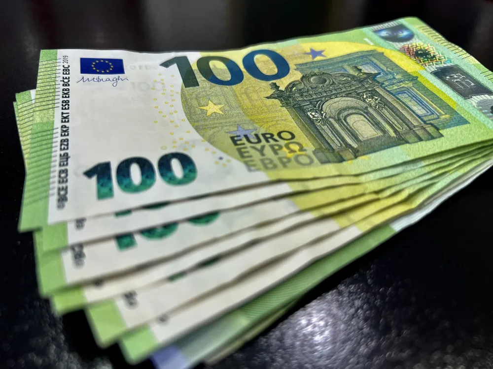 Prosječna zarada u februaru 821 euro