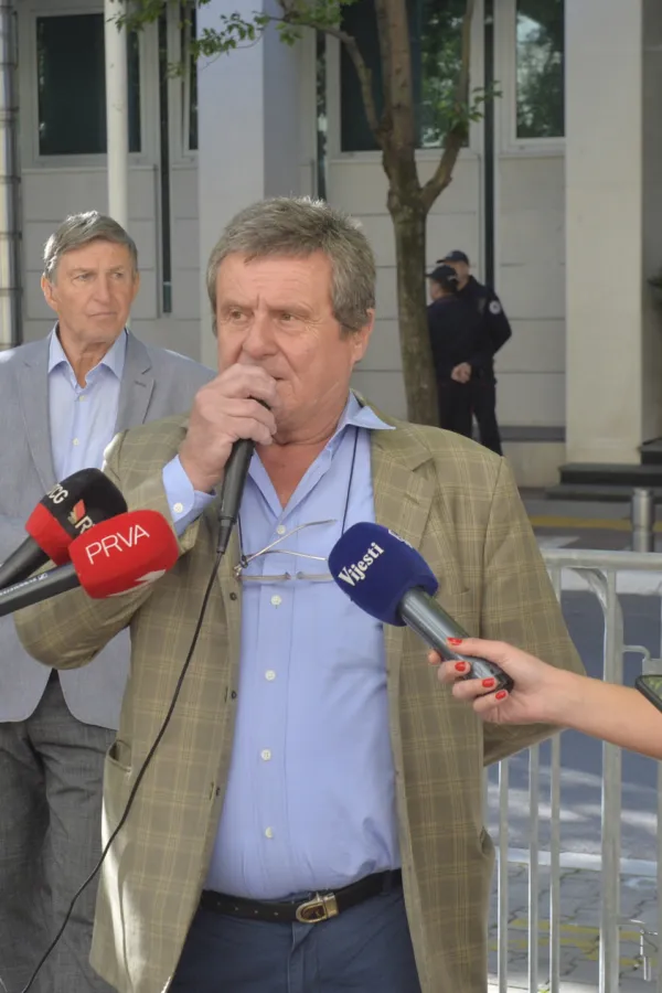 Grupa biv&scaron;ih radnika "Vektra Boke" tvrdi da Brković hoće da prevari Privredni sud