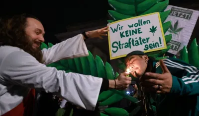 Slavlje u Berlinu zbog odluke vlade o legalizaciji marihuane