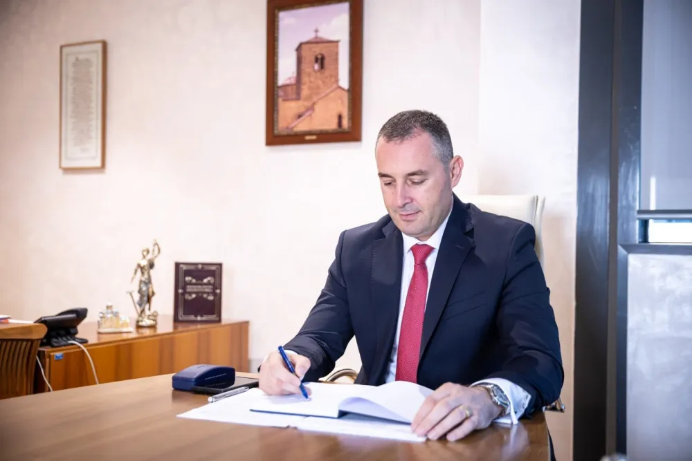 &Scaron;ćekić čestitao Dan studenata: Istraživački duh i želja za znanjem temelj budućnosti i razvoja dru&scaron;tva
