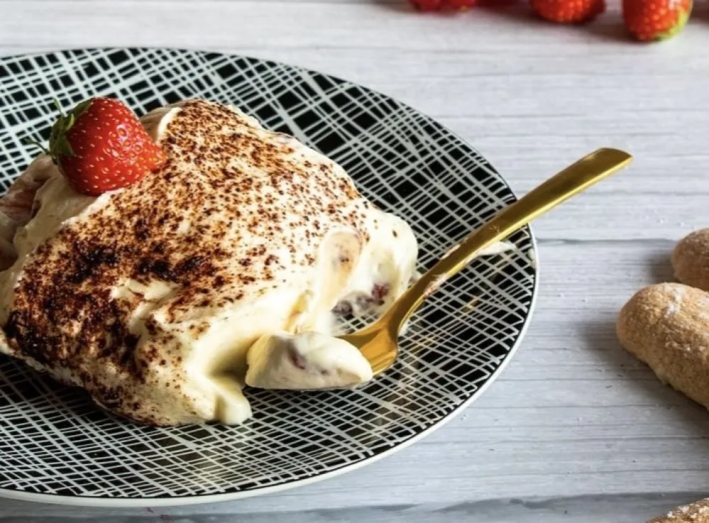 Tiramisu od jagoda i kokosa