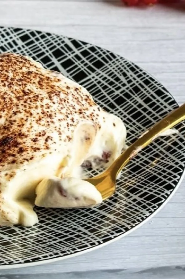 Tiramisu od jagoda i kokosa