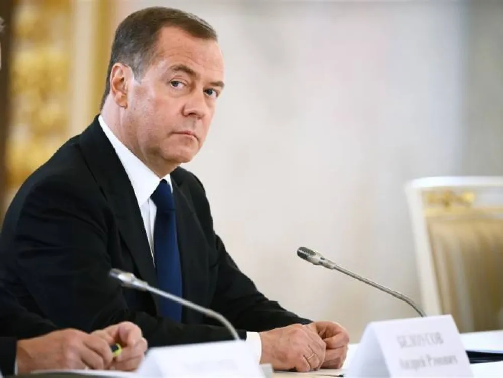 Medvedev: Makron i drugi lideri zapadnih zemalja sponzori terorističkog napada