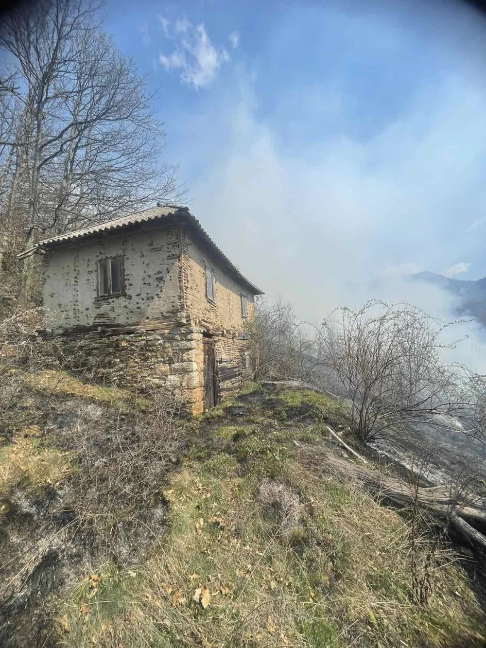 Vatra zahvatila dio &scaron;ume u Mojstiru, bjelopoljski vatrogasci gasili požare na nekoliko lokacija