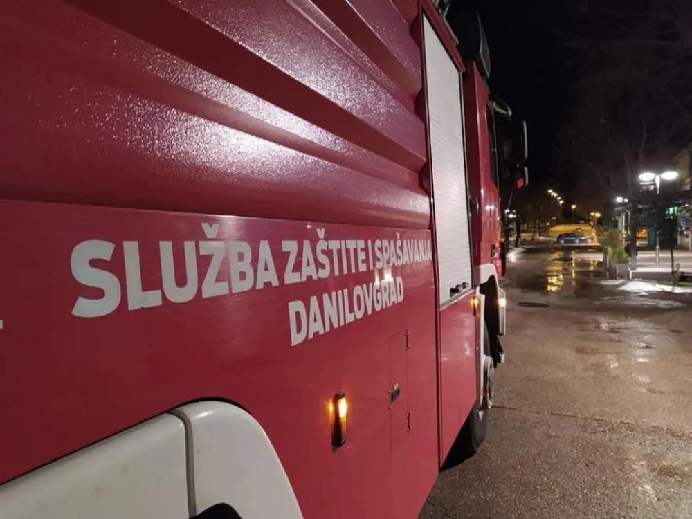 Službi za&scaron;tite i spasavanja Danilovgrad fale i vatrogasci i vatrogasna vozila