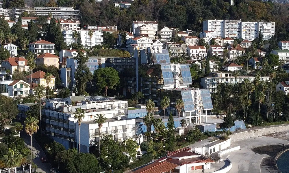 Elena grupa vlasnik trećine akcija Vektra Boke