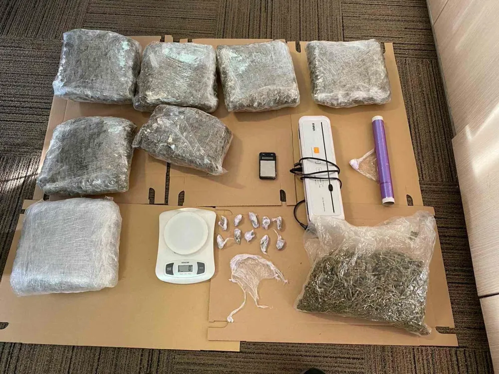 Uhap&scaron;en Podgoričanin zbog dilovanja, prona&scaron;li mu kokain i preko 10 kg marihuane