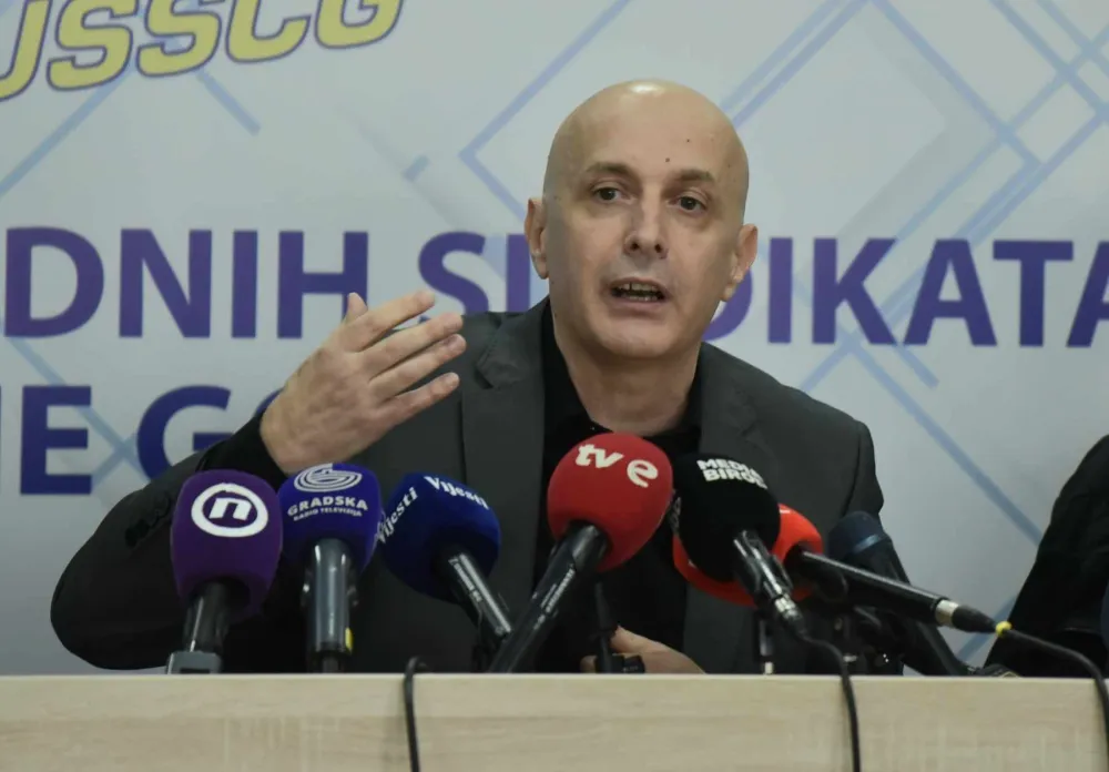 Prosvјetari do sada dobili јedino tužbu