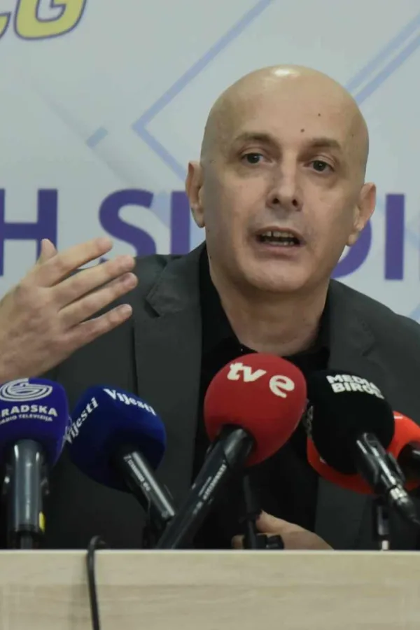 Prosvјetari do sada dobili јedino tužbu