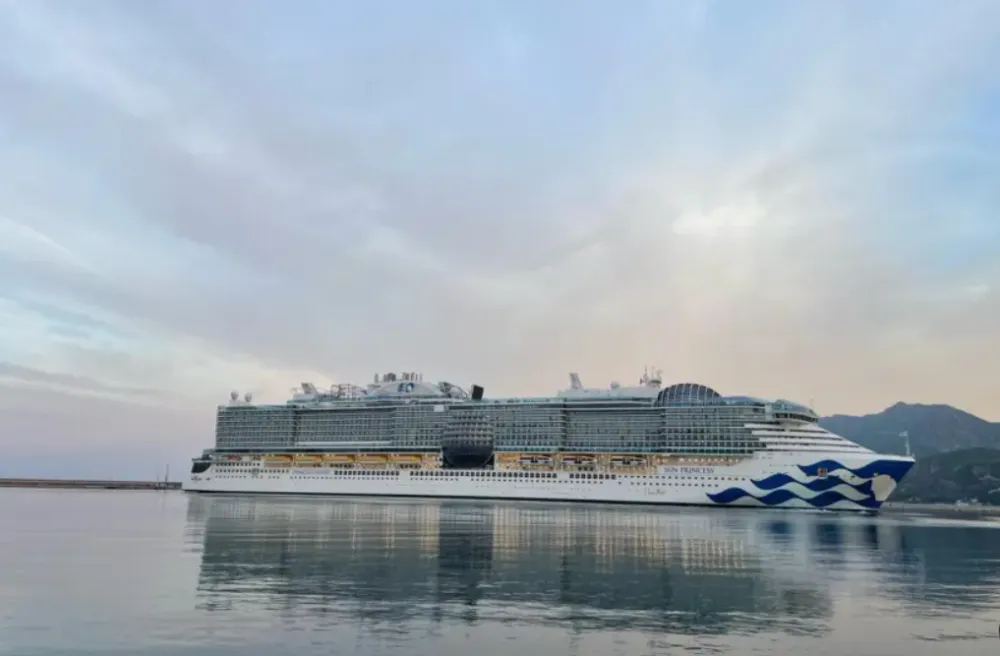 Američki &bdquo;Sun Princess&ldquo; otvorio kruzing sezonu u Baru