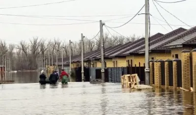 (VIDEO) Nivo rijeke Ural dostigao istorijski rekord, progla&scaron;eno vanredno stanje