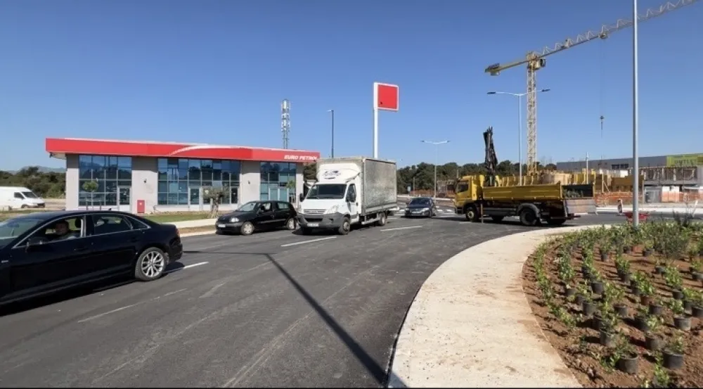       Pu&scaron;ten saobraćaj ka Tuzima