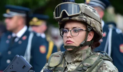 Crna Gora i Srbija prednjače u regionu po broju žena profesionalnih vojnika